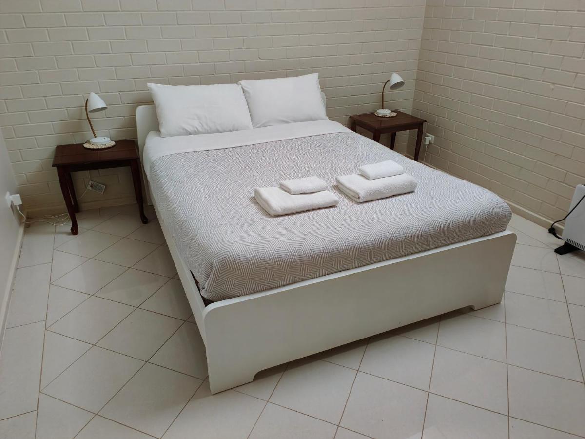 Tuggeranong Short #09c - Sleeps 4 * Canberra